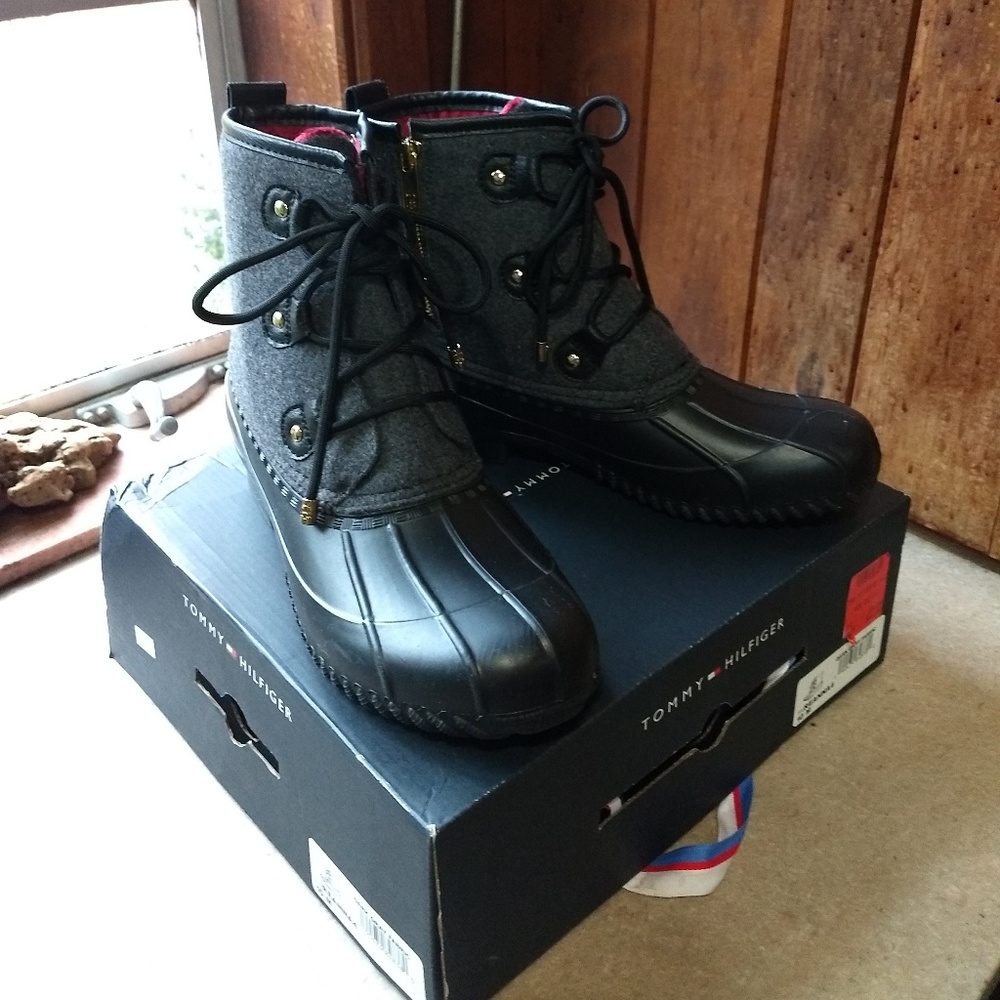 Tommy Hilfiger duck boots